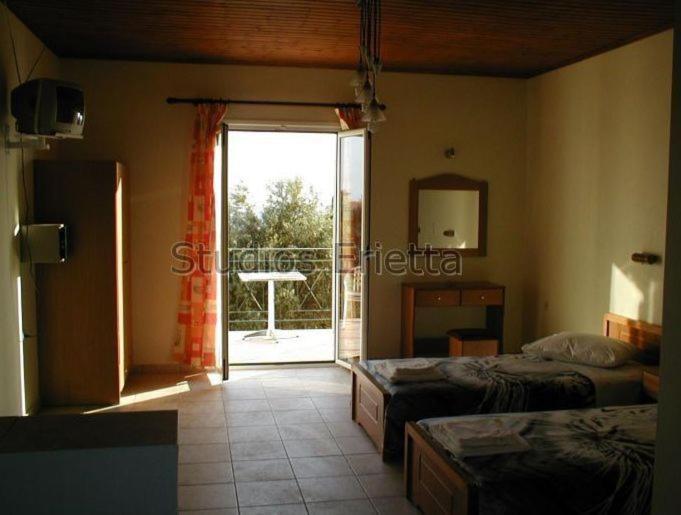 Erietta Studios Svoronata Chambre photo