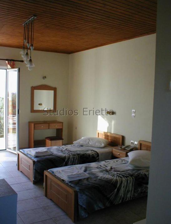 Erietta Studios Svoronata Chambre photo